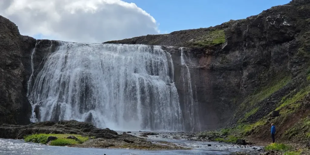 Þórufoss Waterfall – Game of Thrones Filming Location Þórufoss waterfall, a filming location from Game of Thrones, near the Golden Circle in Iceland