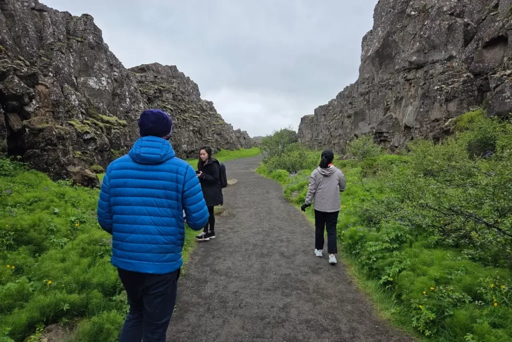 Travelers and guide in Thingvellir