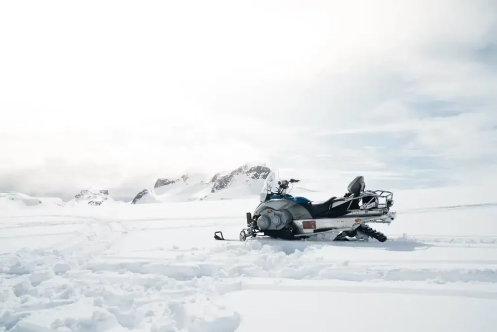 Snowmobile tour on Langjökull